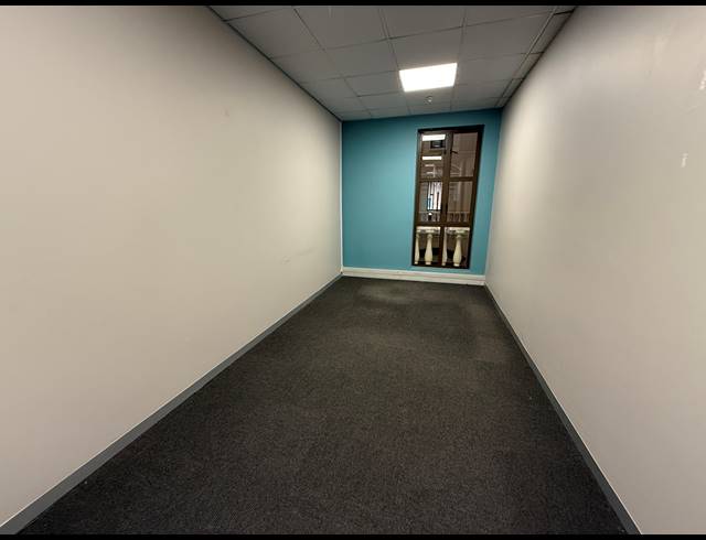 574M² OFFICE TO LET IN ROSEBANK
